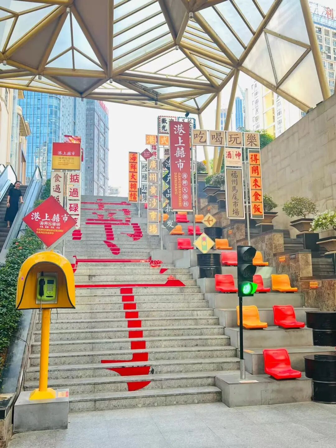 10元实现水果自由，嗦粉自由，这座颜值超高的神仙老城，夏天最低24度！来这里游玩太爽了