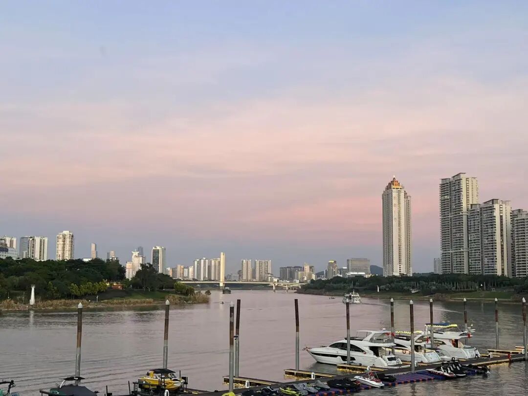 10元实现水果自由，嗦粉自由，这座颜值超高的神仙老城，夏天最低24度！来这里游玩太爽了