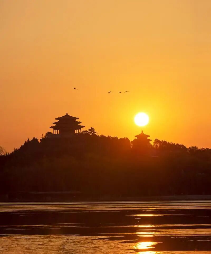 夜读《岳阳楼记》 作者：吴康权 朗诵：侯玉婷（图3）