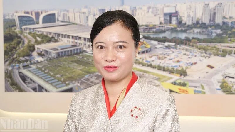 Bà Vi Triều Huy, Tổng Thư ký CAEXPO, Cục trưởng Cục Triển lãm quốc tế Quảng Tây, Trung Quốc.