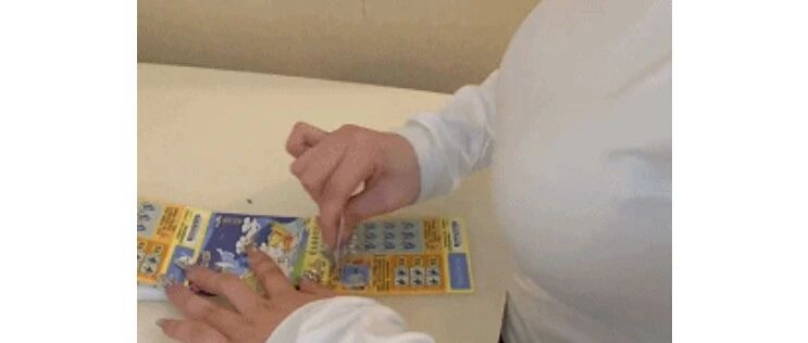 大王GIF动图：这么干净清纯的妹子