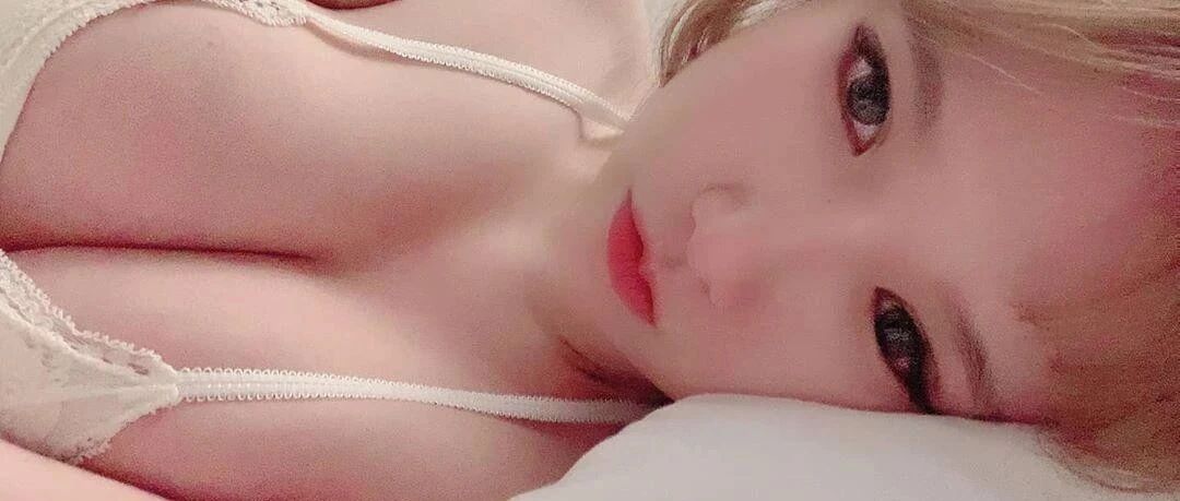 ​搞笑图片：女生包包的正确使用方法