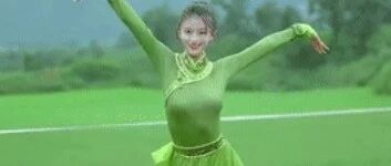 大王GIF动图：深田咏美老师招待朋友，有认识的吗？