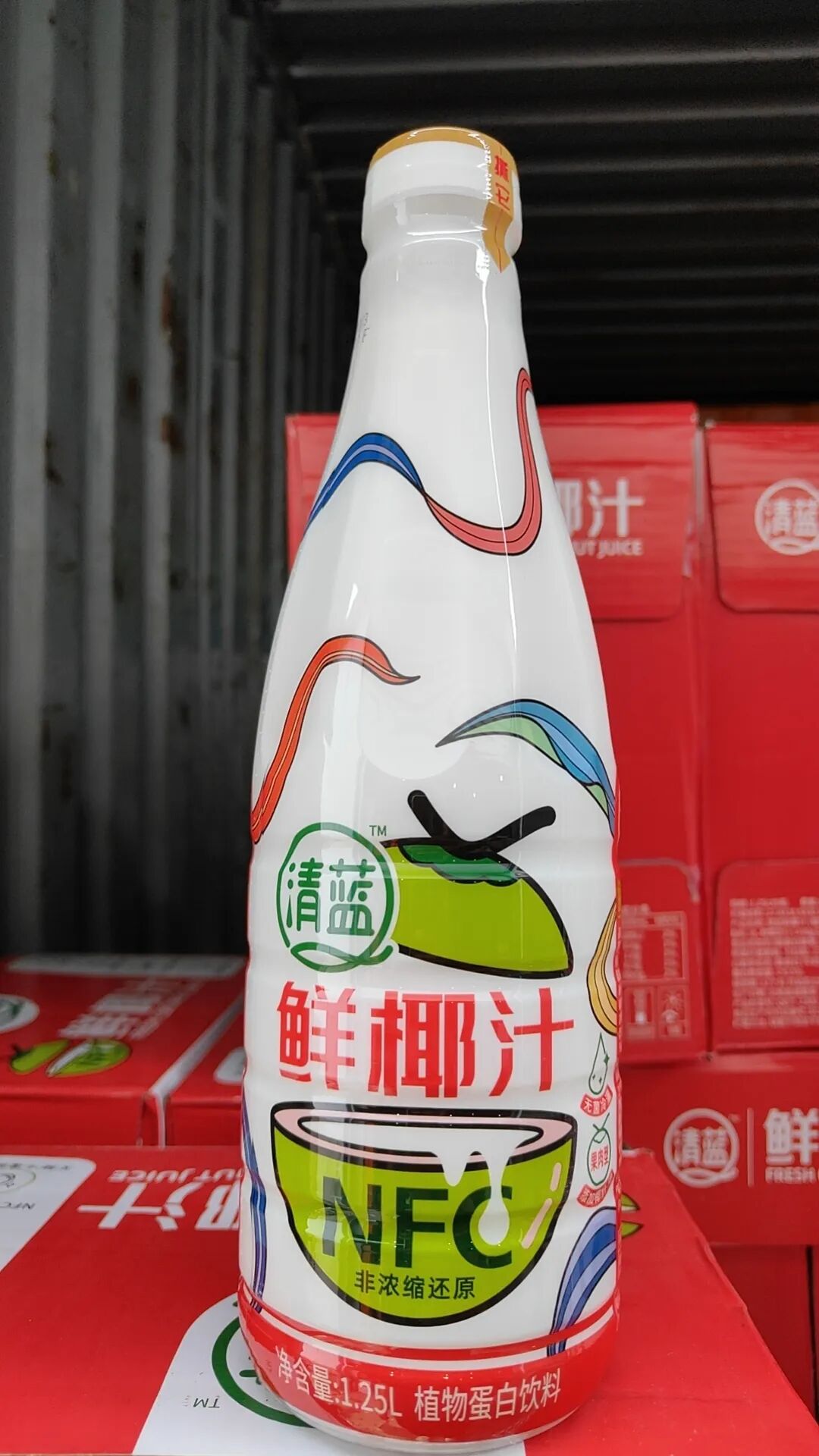 屡传佳讯清蓝发力全渠道椰潮饮风暴席卷全行业