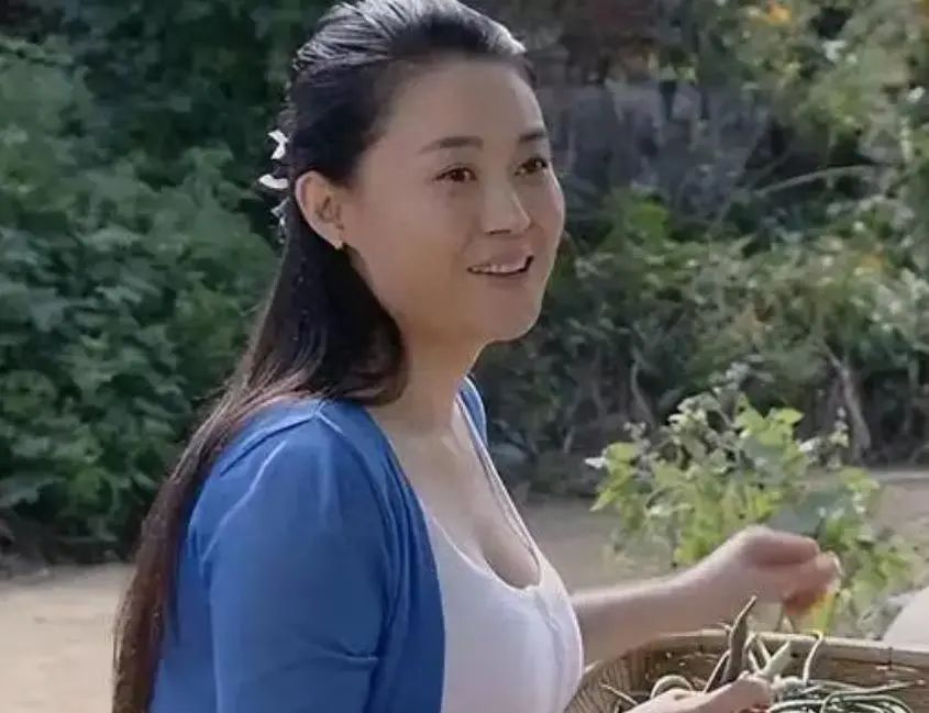 戏里农村妇女，戏外全是女神,戏里农村妇女，戏外全是女神，我才发现赵本山是真“坑人..