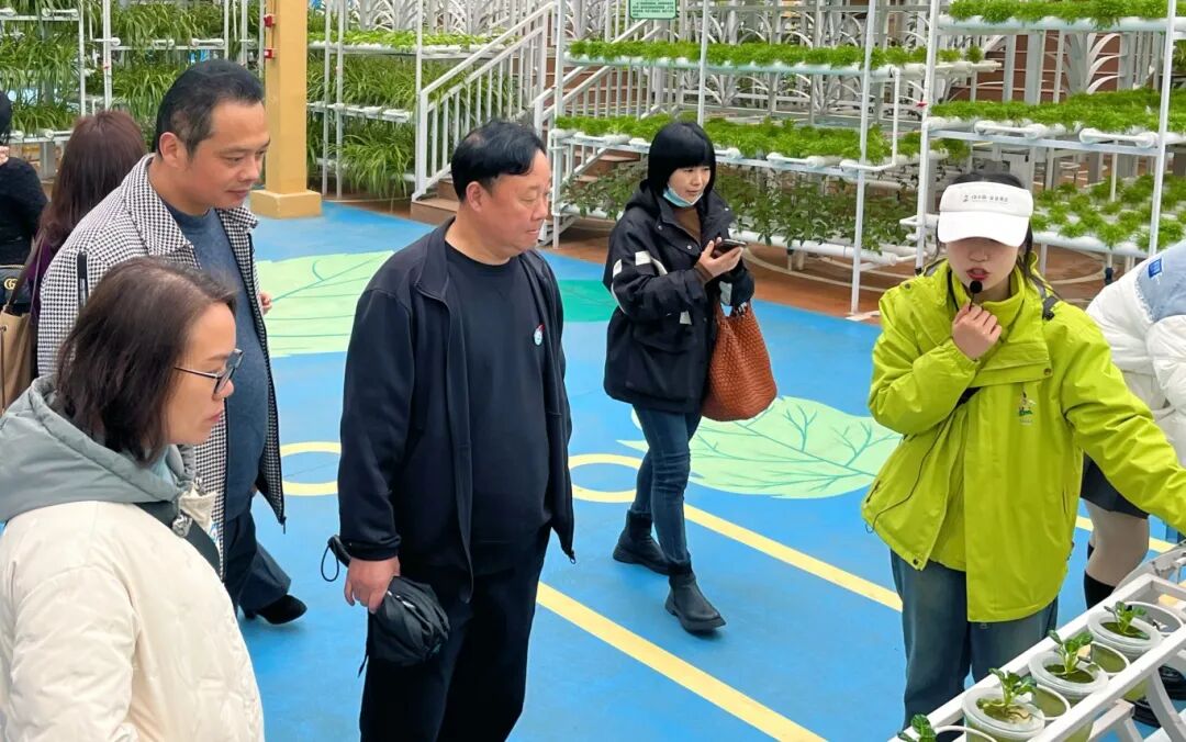 原标题筑牢理想信念探索诗与远方永联园区商会开展妇女节主题活动