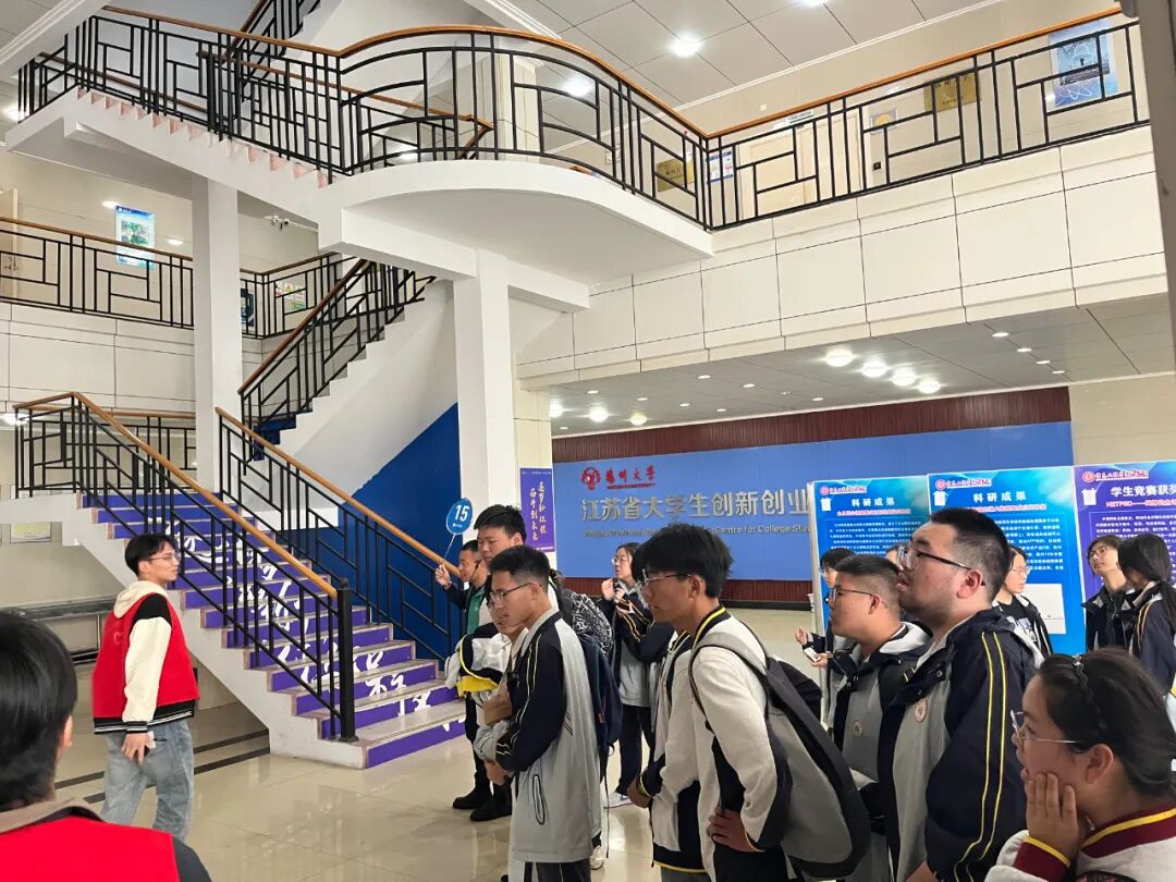 江苏省横林高级中学高三年级赴扬州开展社会实践活动