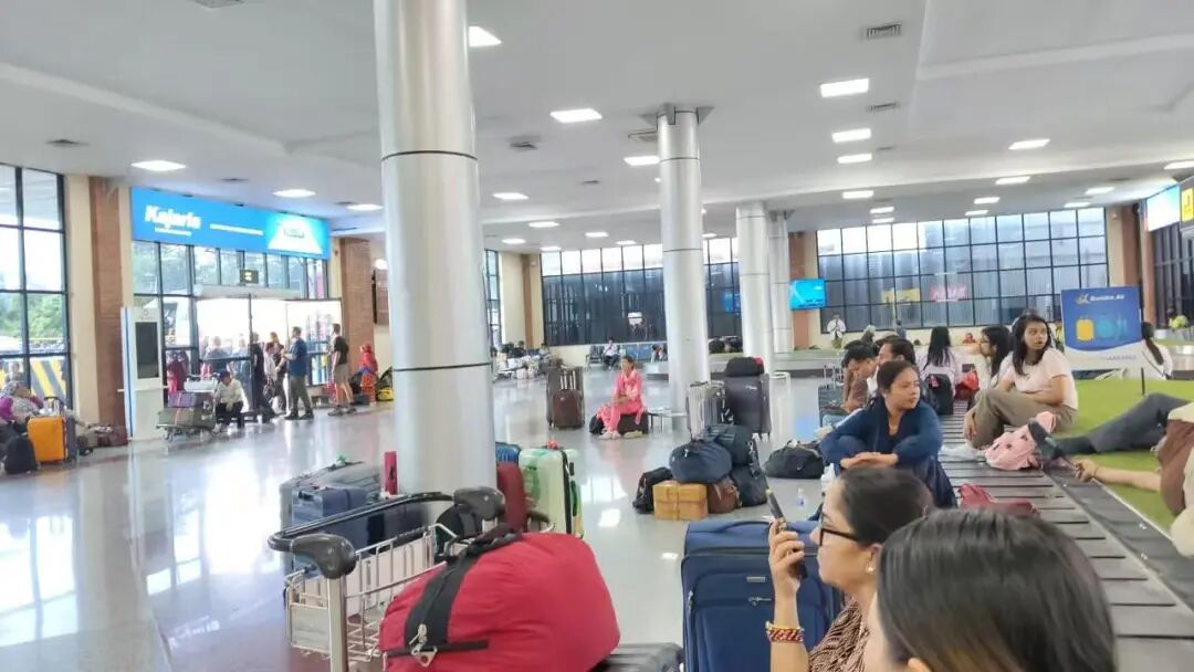 尼泊尔中国商人：不敢出门