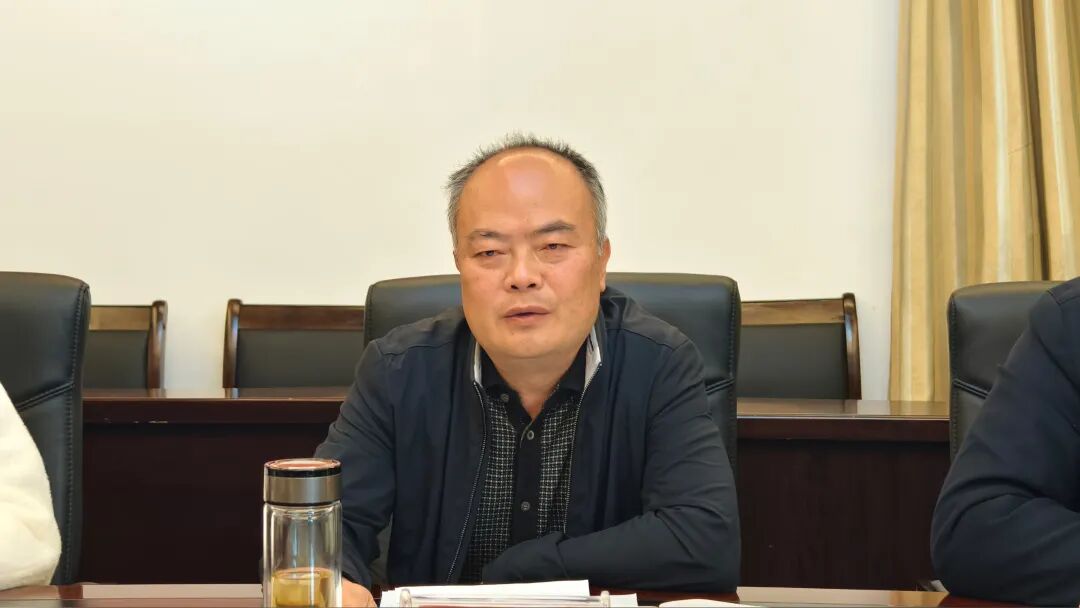 全县妇女代表座谈会召开