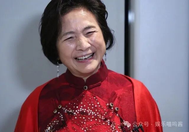 郑佩佩从恶婆婆到岁月美人如何优雅老去