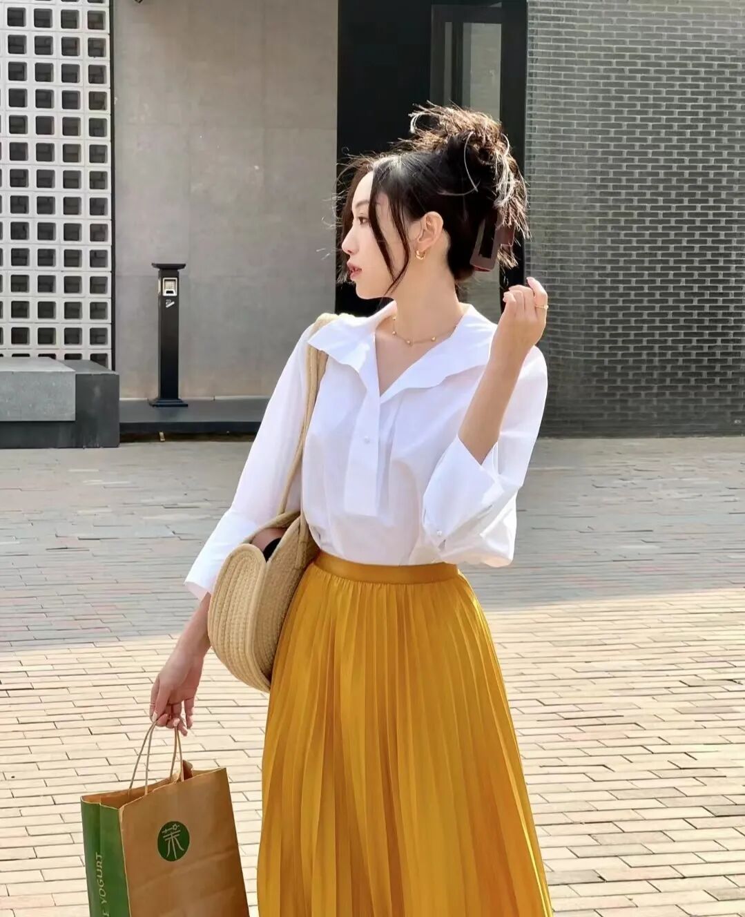 夏季流行的"9个颜色"搭配法则,显白减龄又高级,买衣服前必看