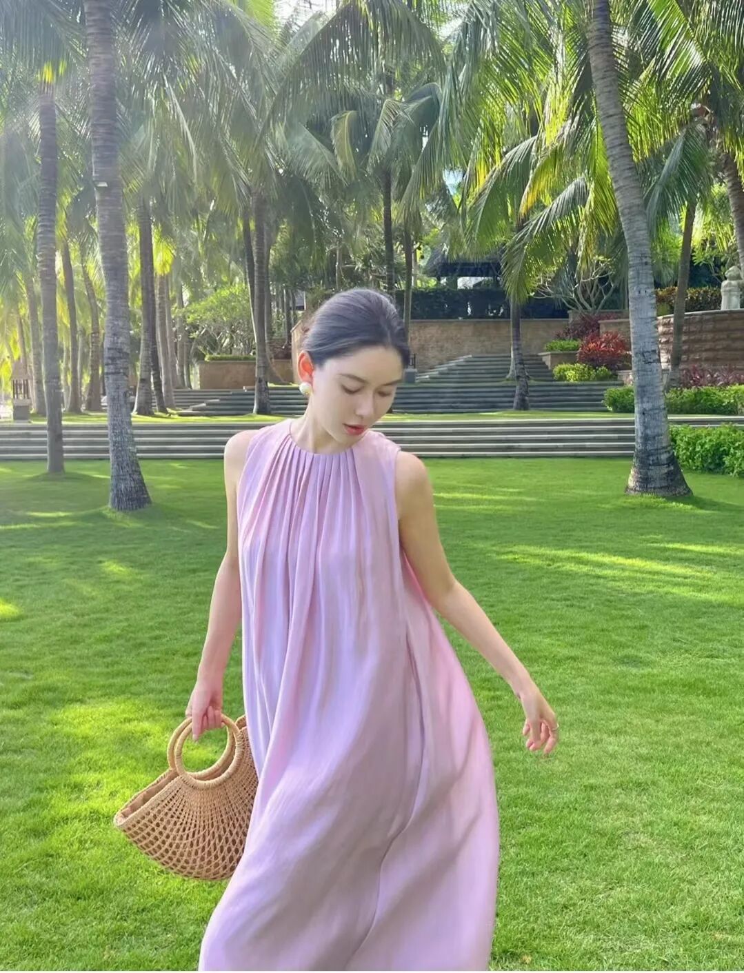 今年夏天更流行的"衣服颜色"居然是它!显白显瘦又高级