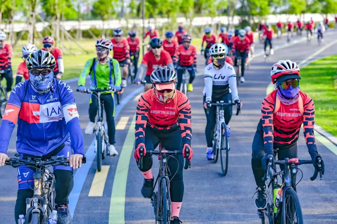 (盐城市自行车运动协会供图)▲ 2023年蟒蛇河风光道骑跑活动(盐城市