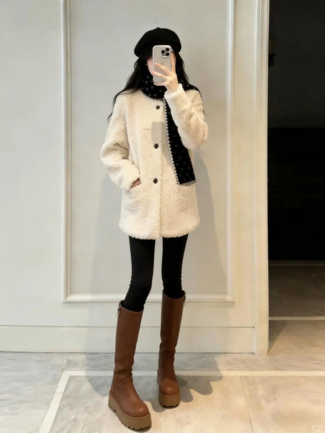 黑白条纹针织衫