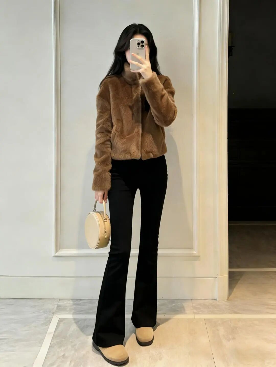 黑白条纹针织衫