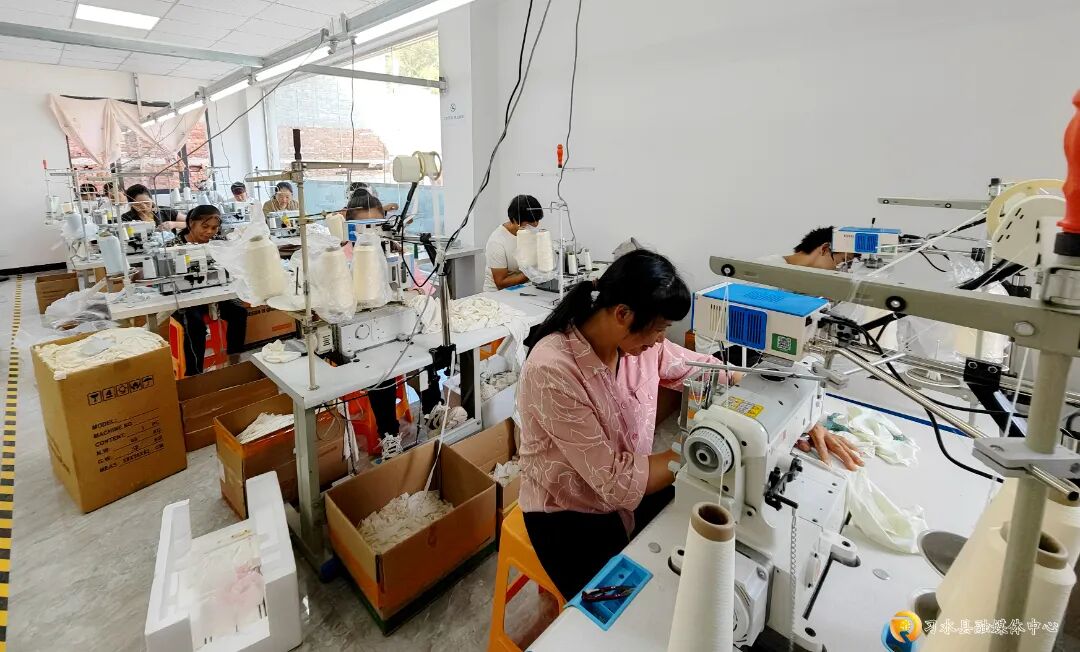 三岔河镇:小手工加工厂 家门口的就业新航道