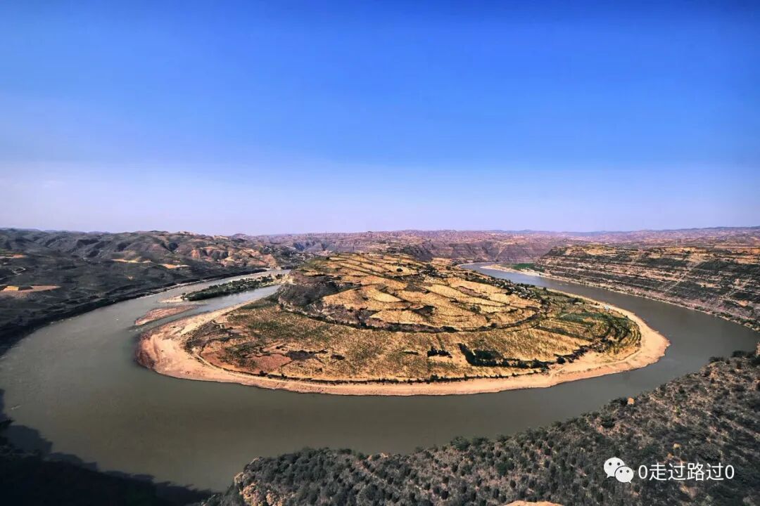 天下黄河九十九道湾，最美就在乾坤湾