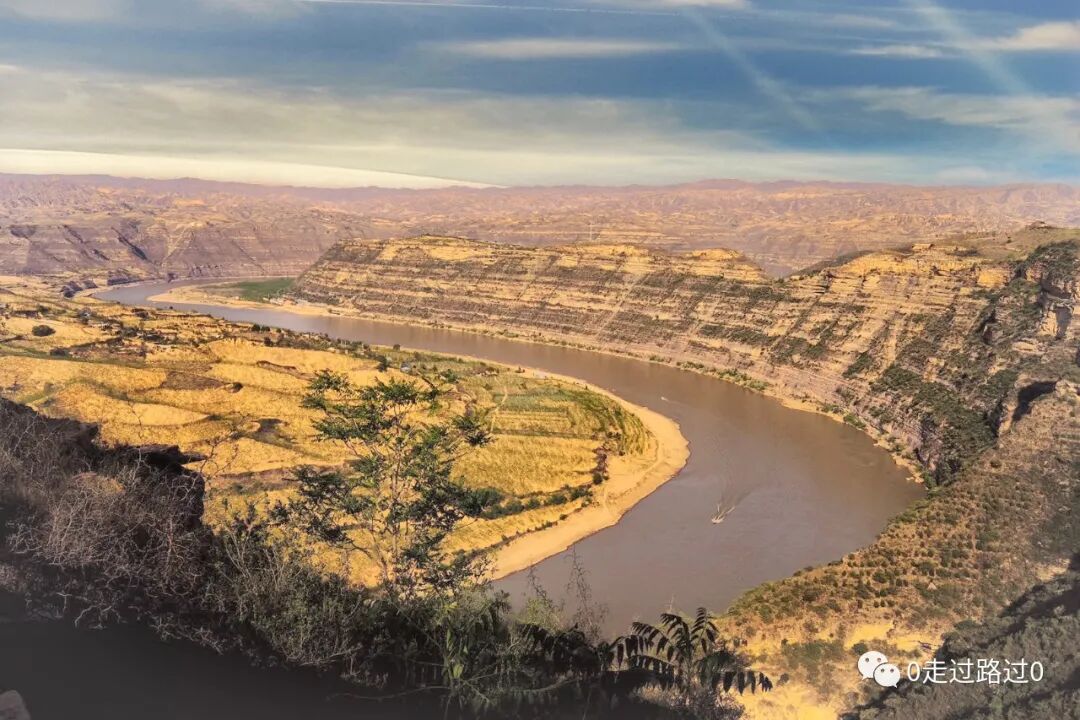 天下黄河九十九道湾，最美就在乾坤湾