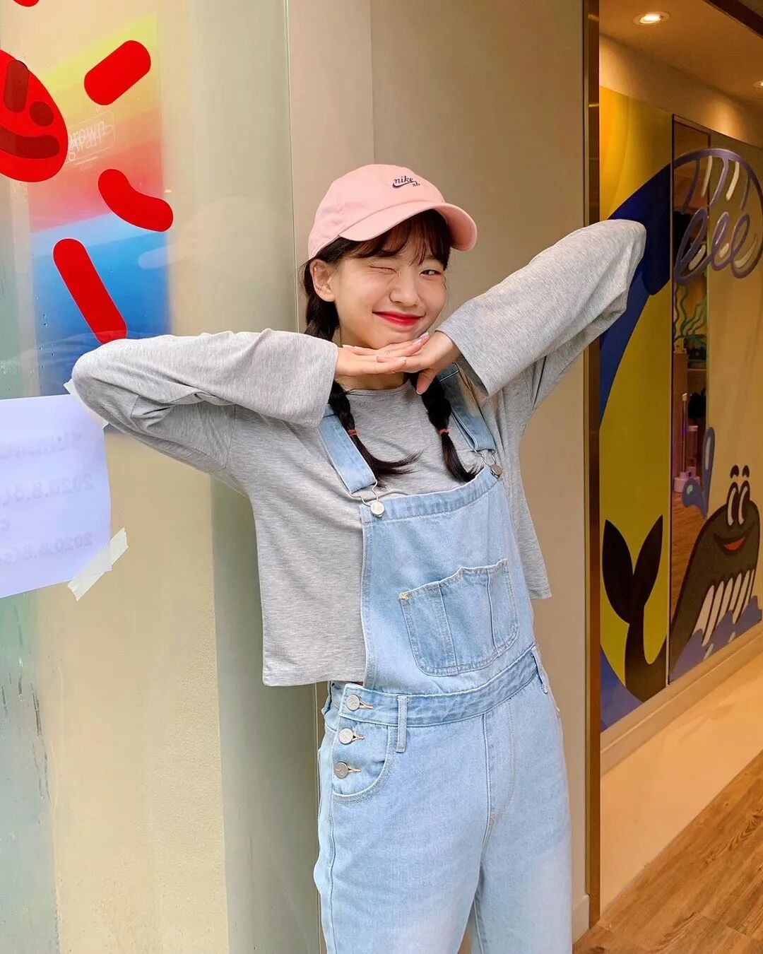 摄影技巧戴帽子怎么拍照好看夏天戴帽子拍照姿势讲解