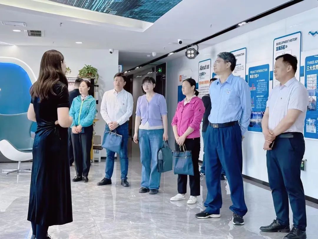 热烈欢迎市场监督管理局省市区三级联动走进企叮咚集团开展“信用服务进企业”志愿活动
