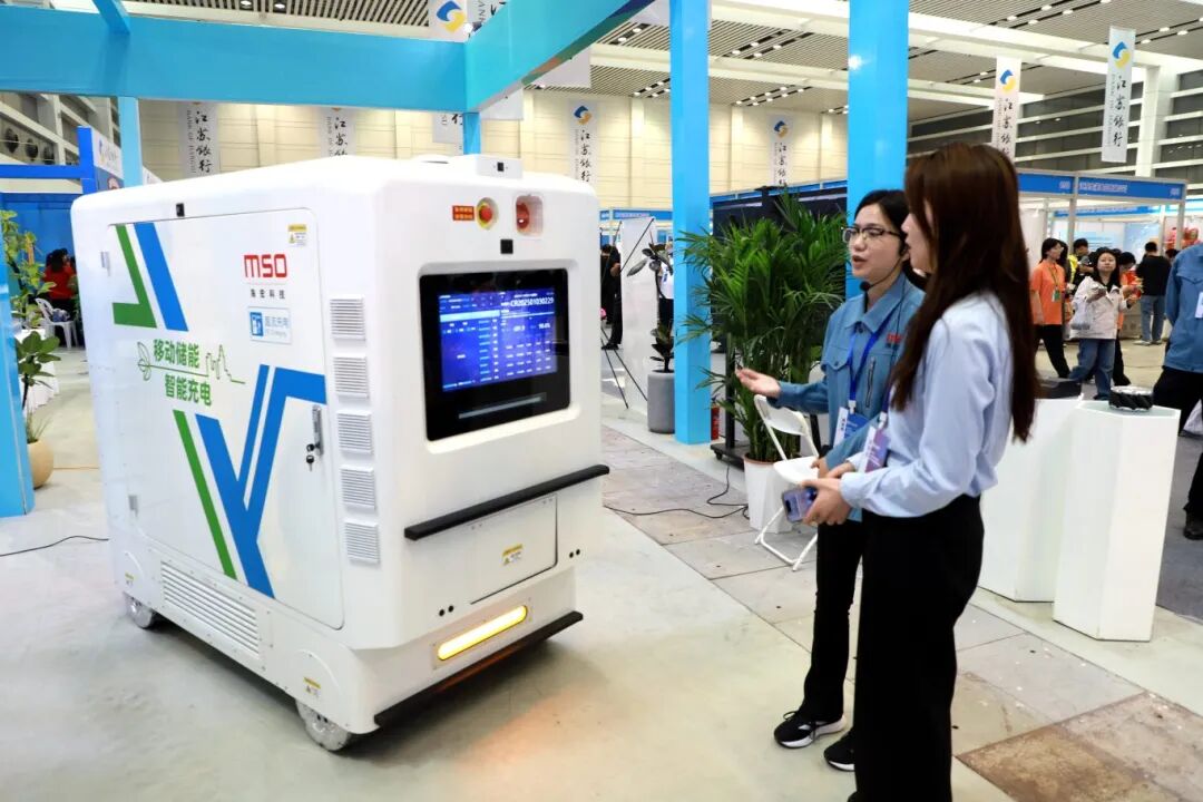 市交通控股集团汽服公司参加2025年“苏新消费·夏夜生活”暨第六届连云港网络购物季 (3).jpg