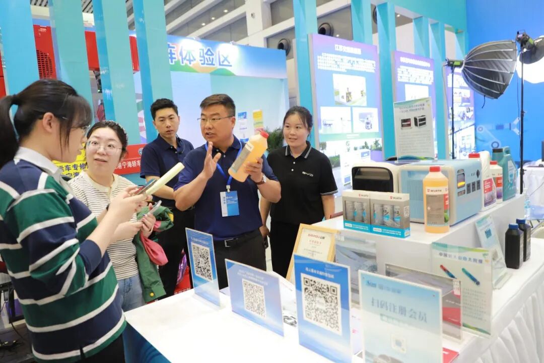 市交通控股集团汽服公司参加2025年“苏新消费·夏夜生活”暨第六届连云港网络购物季 (2).jpg