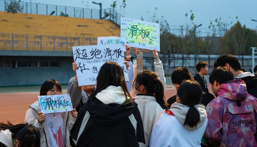 邯郸四中校服_邯郸四中_邯郸四中地址在哪