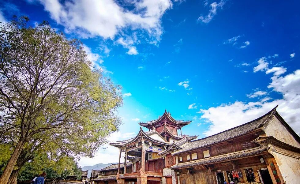 中国最适合老夫老妻去的4个旅行地，70岁之前请一定要去一次