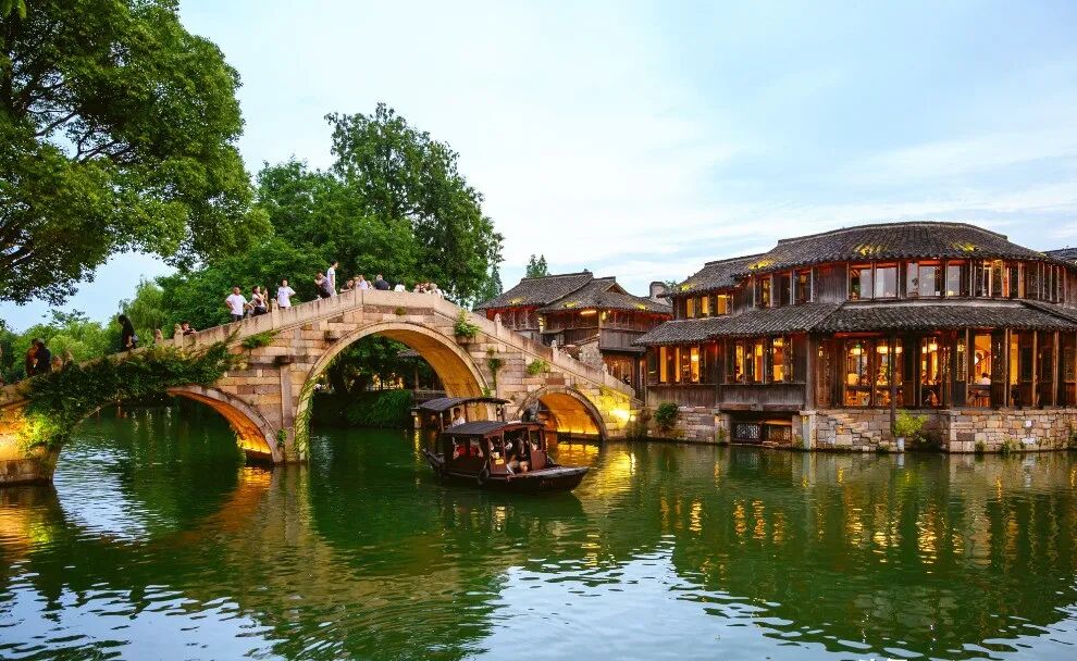 中国最适合老夫老妻去的4个旅行地，70岁之前请一定要去一次