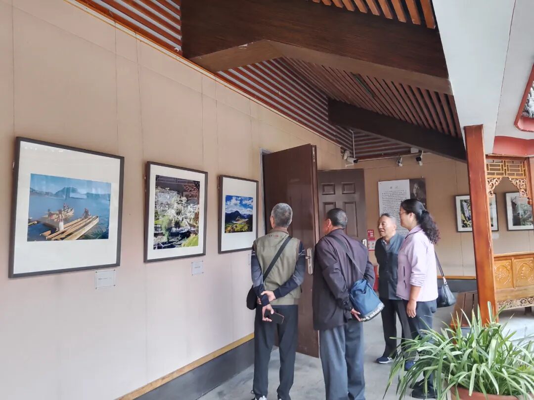 光影之辰车文龙先生摄影回顾展在丽江市博物院开展