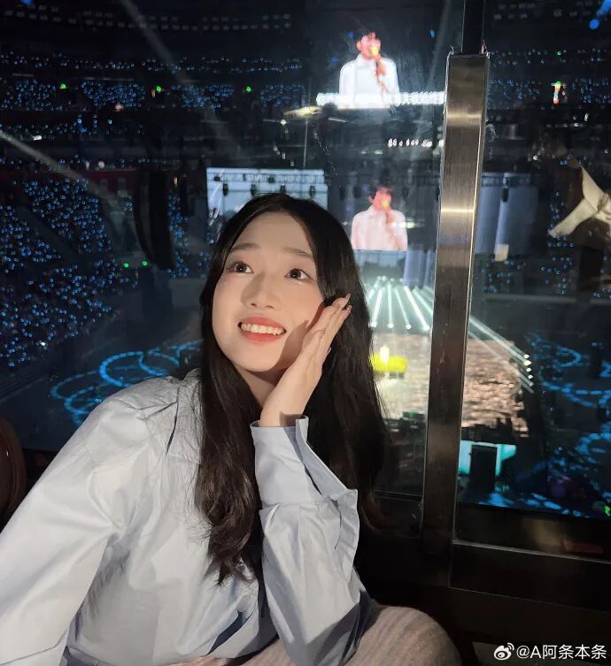 “阿条姐”黄雨婷晒照！网友：幸福了