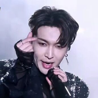 张艺兴改编版《大花轿》爆火出圈!原唱火风隔空喊话:我能不能上你的大花轿啊