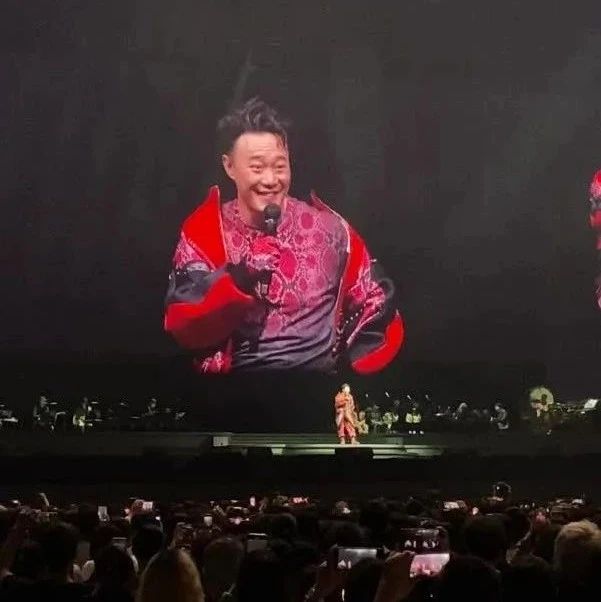 “陈奕迅你是有多忙!”杭州演唱会一幕笑翻全场