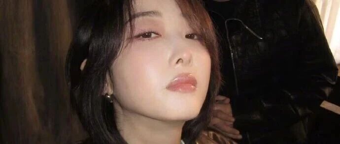 潘玮柏蒋梦婕合拍MV,新歌狠戳失恋痛点!网友:很有意境,无法自拔