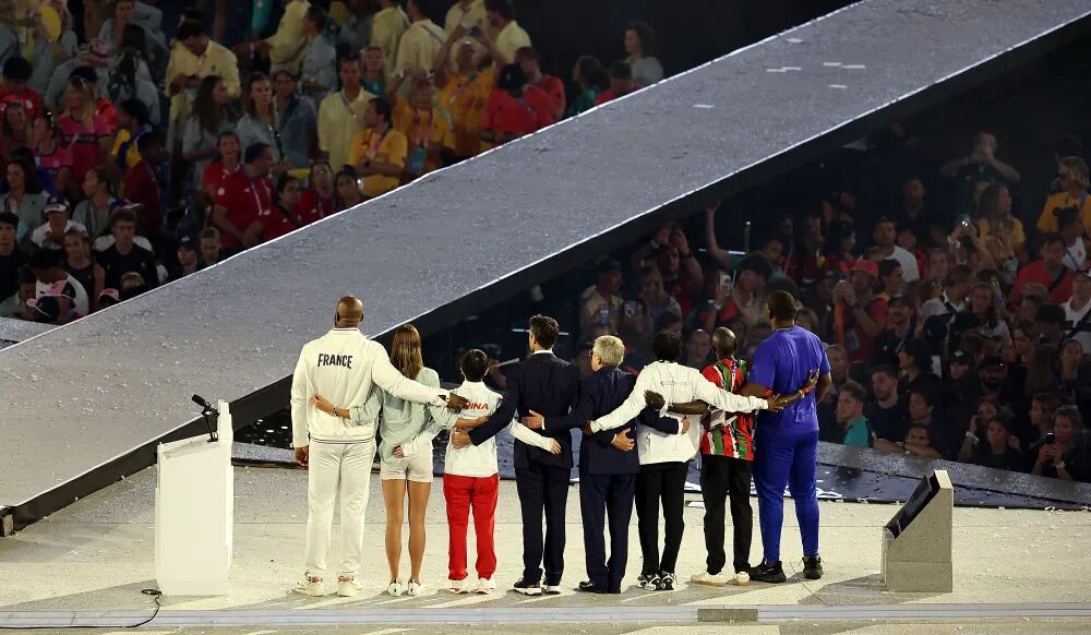 孫穎莎代表亞洲，吹滅奧運圣火！閉幕式這些瞬間刷屏