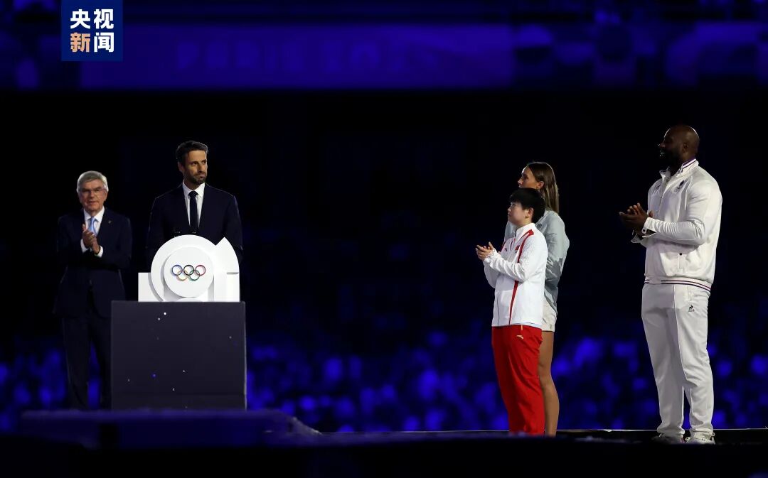 孫穎莎代表亞洲，吹滅奧運圣火！閉幕式這些瞬間刷屏