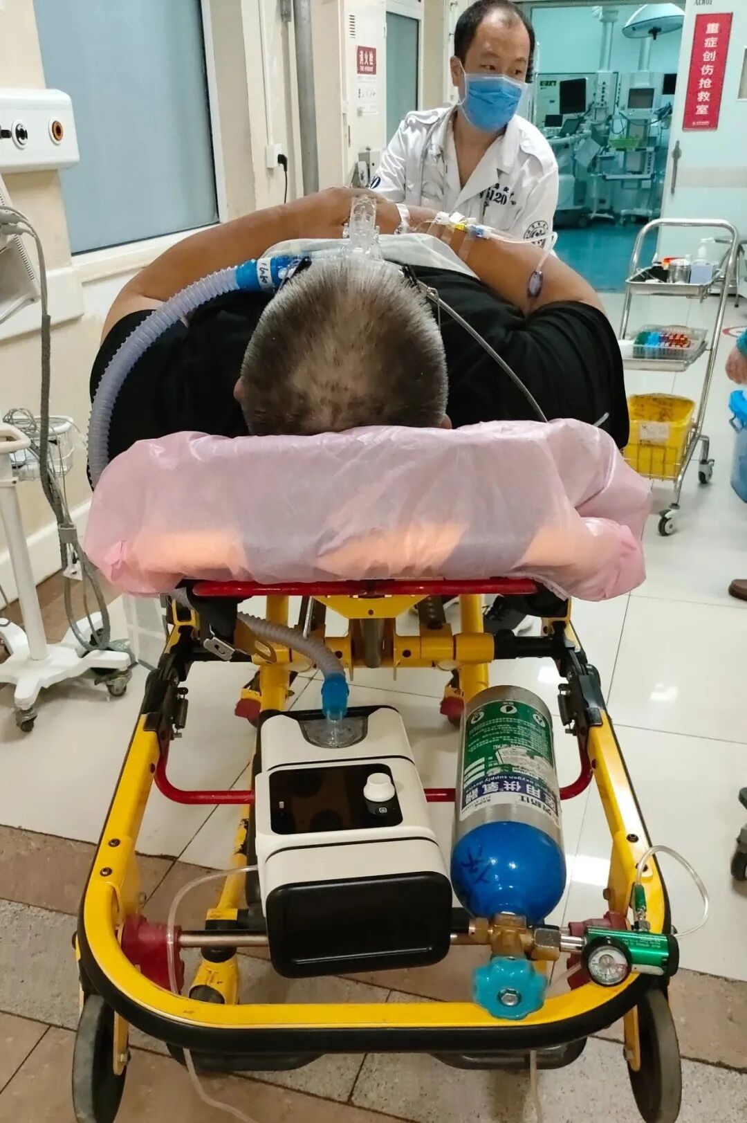 怎么使用转运呼吸机不辱使命  不负“重”托——120房山分中心成功转运体重超300斤使用无创呼吸机患者_https://www.jmylbn.com_新闻资讯_第8张