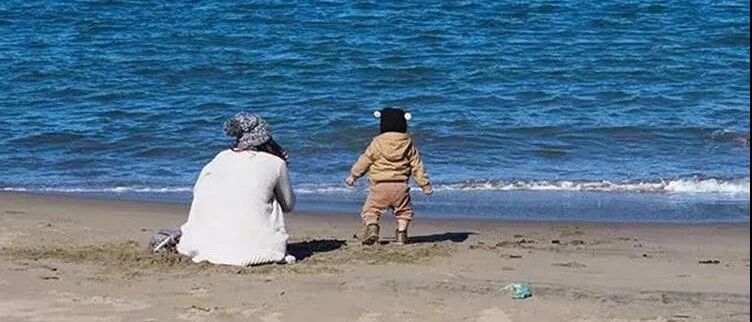 最失败的家庭教育：一个无微不至的妈，养出一个坐享其成的娃