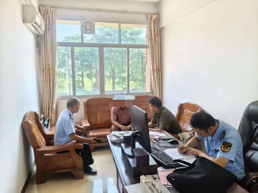 当事人进行笔录.jpg