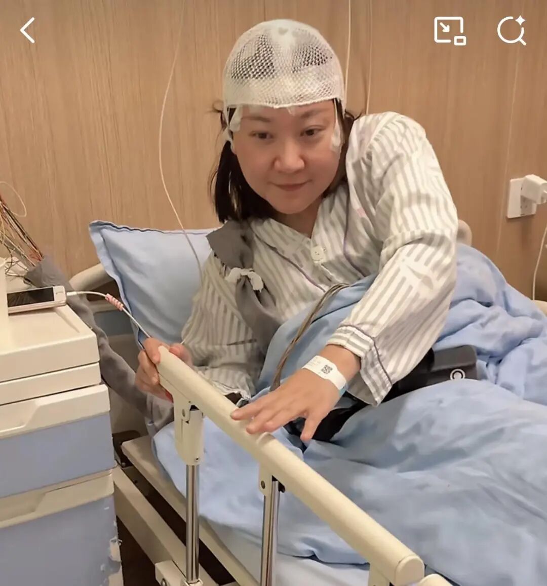 图片来自王暖暖微博截图。