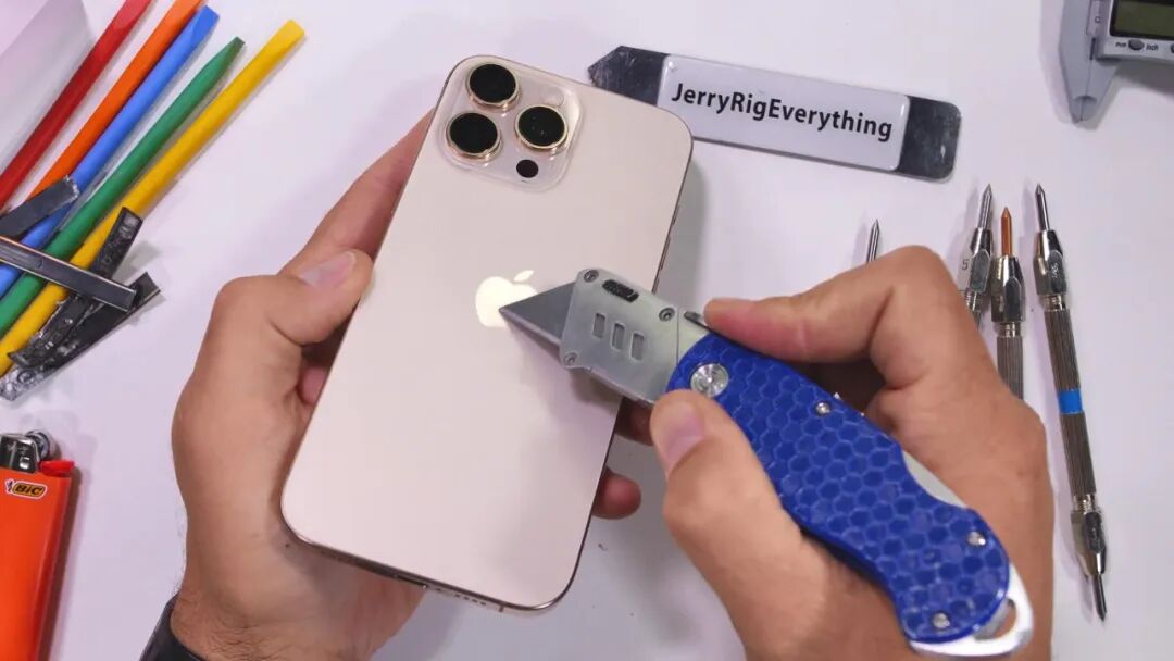 iPhone16ProMax耐用测试：把全体果粉都看傻了！