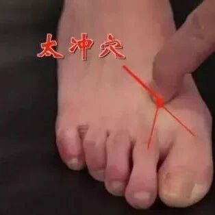 手上出现这6个变化：说明你的肝在“求助”！