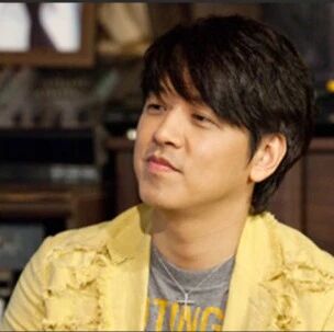 罕见同框!柳时元携小19岁妻子亮相婚宴,甜蜜互动打破质疑