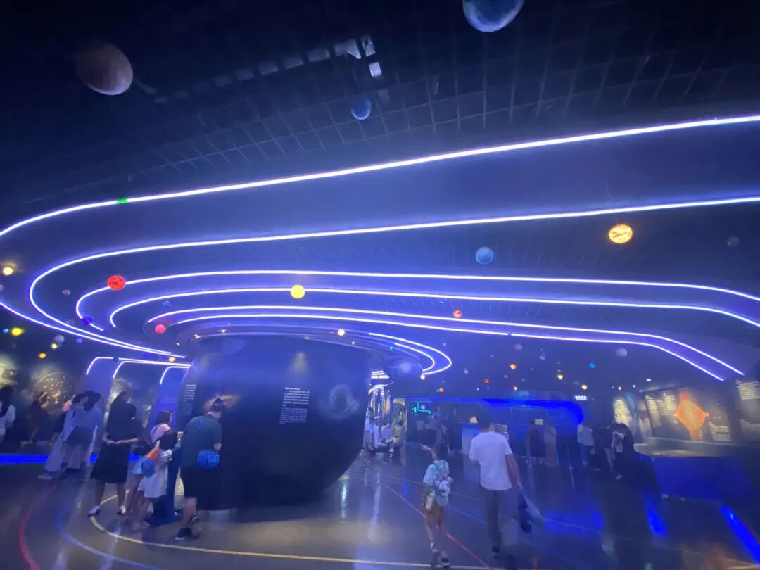 俩娃的北京天文馆之行,终于实现了坐在室内看星空的愿望