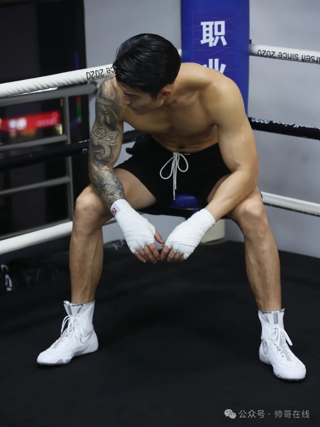 拳击场上的肌肉奶爸，完美型男气质！