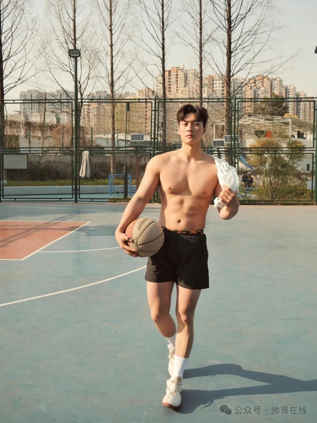 185CM肌肉男大体育生，刚满20的帅弟弟！