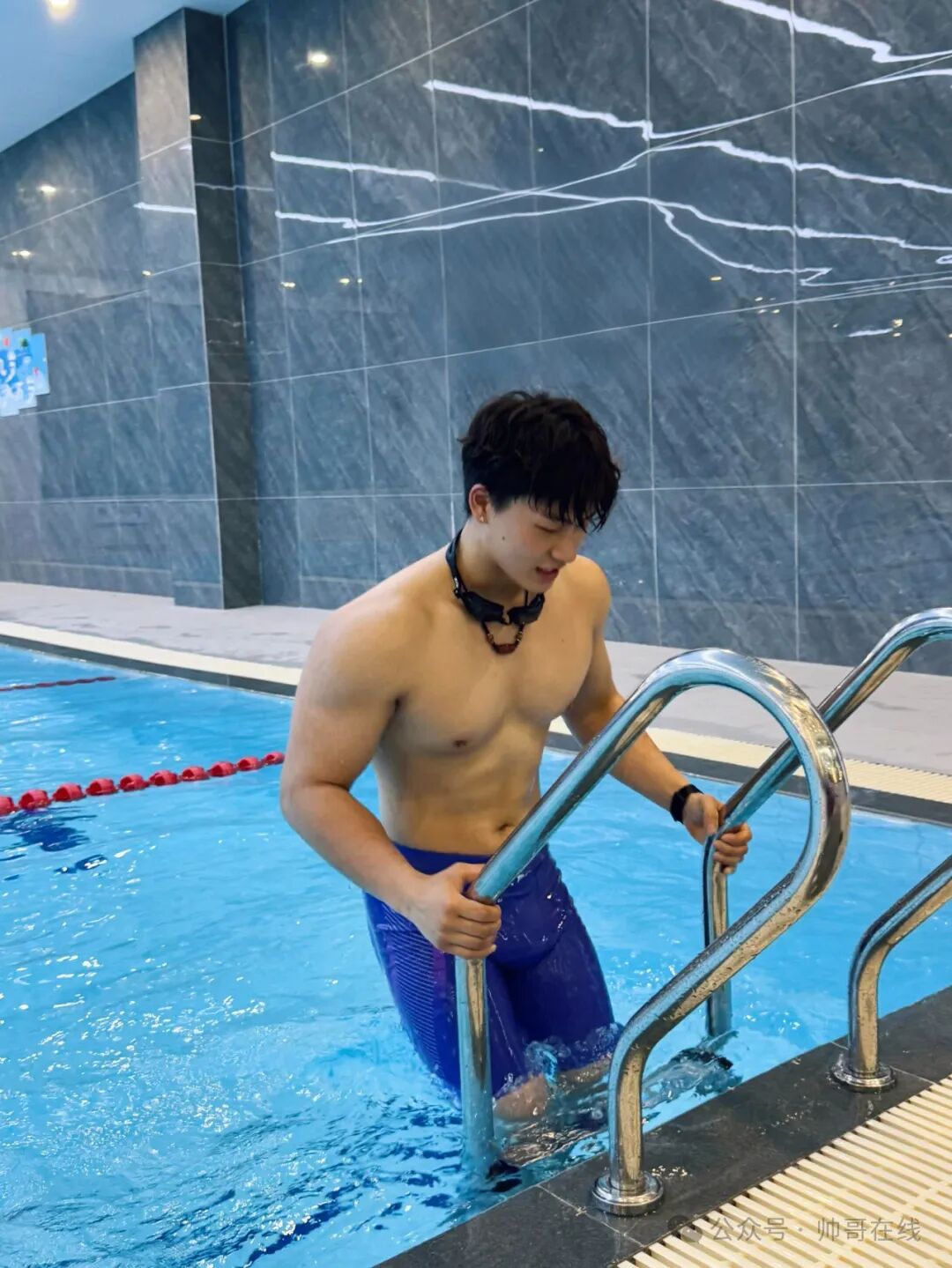 185CM肌肉男大体育生，刚满20的帅弟弟！