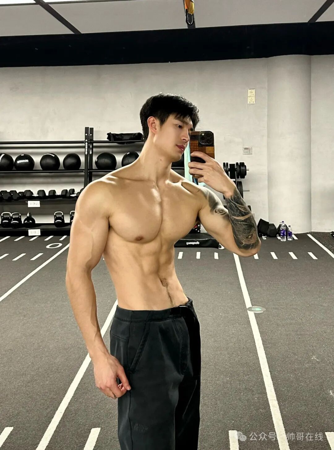 拳击场上的肌肉奶爸，完美型男气质！