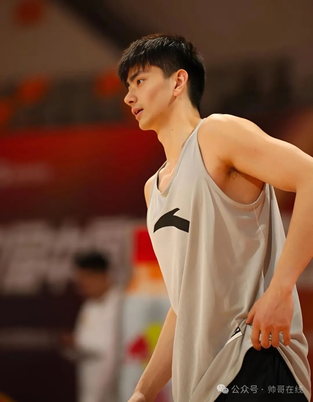 爆火出圈的吉大16号篮球体育生，帅的没边了！