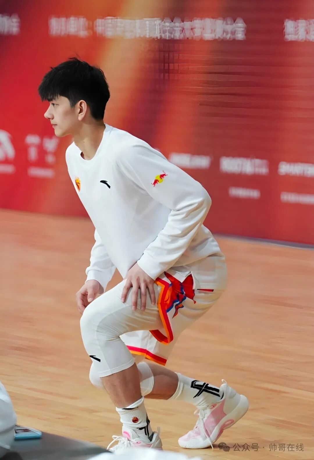 爆火出圈的吉大16号篮球体育生，帅的没边了！